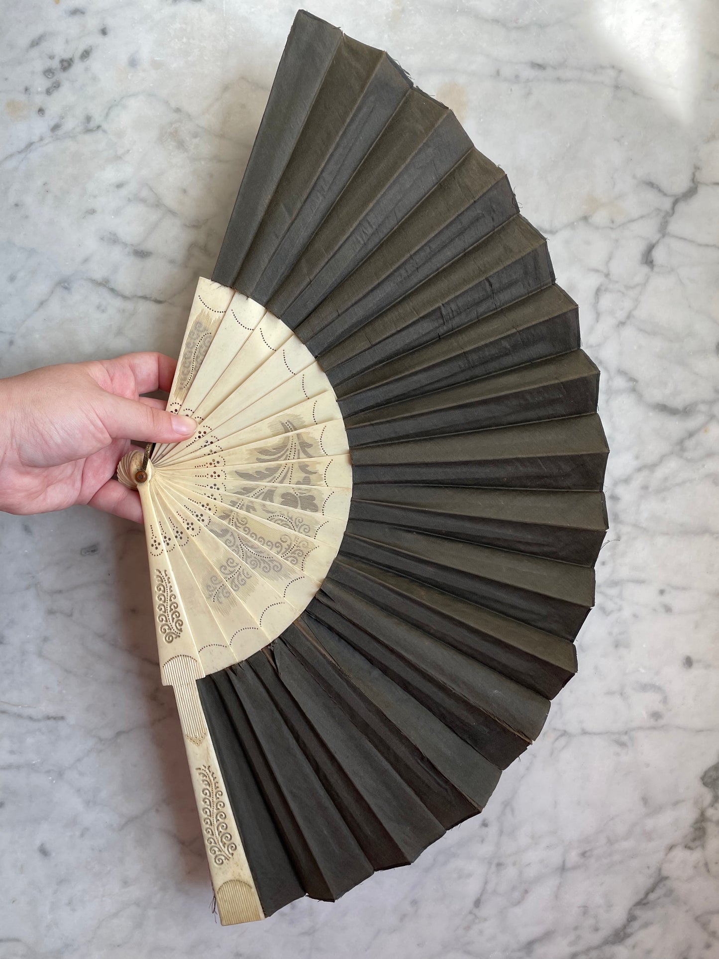 Victorian Hand Painted Silk & Bone Fan
