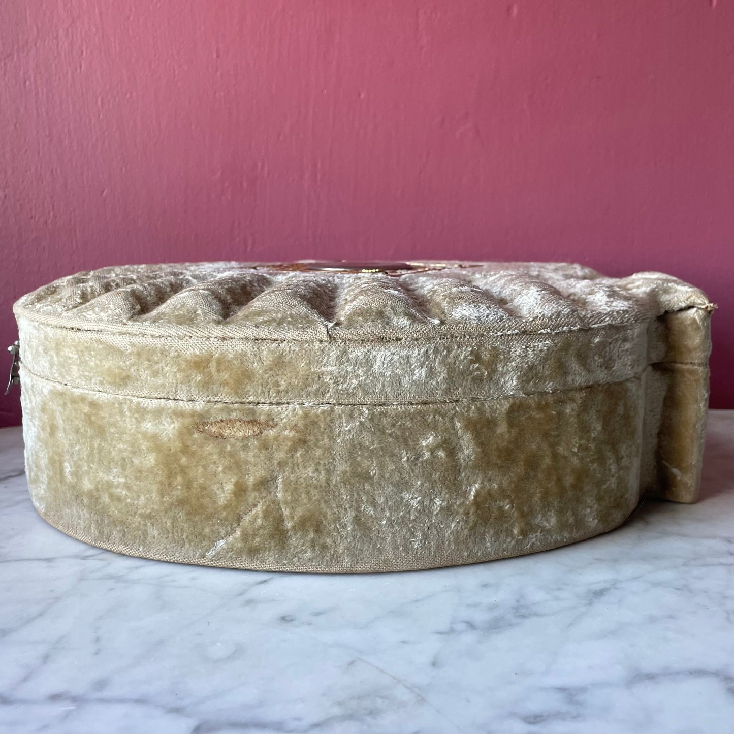Victorian Shell Shaped Velvet Box