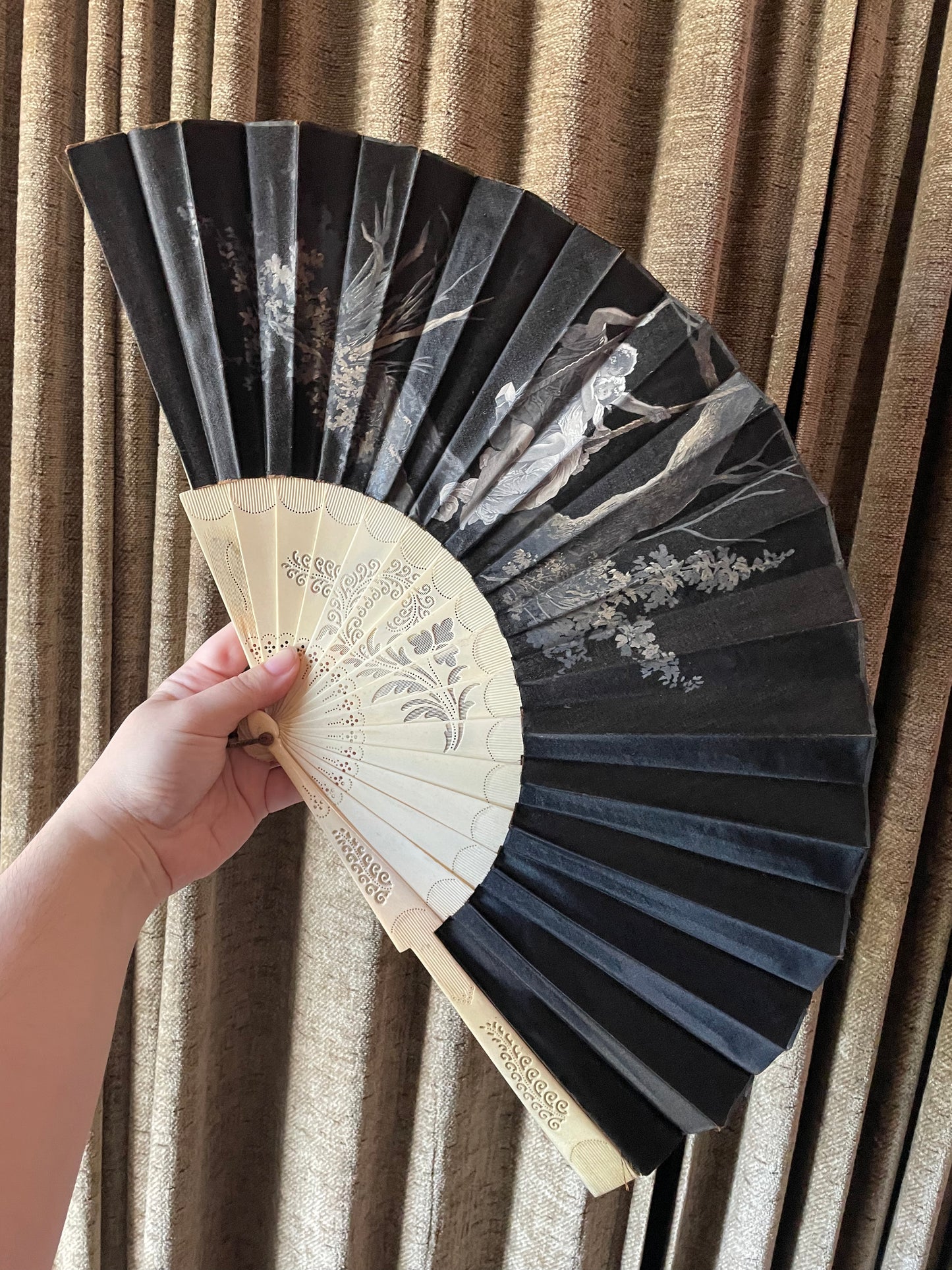 Victorian Hand Painted Silk & Bone Fan
