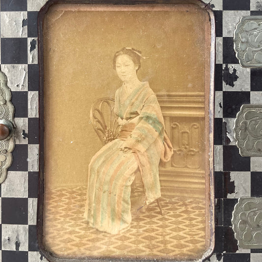 Antique Japanese Box with inlaid Carte de Visite