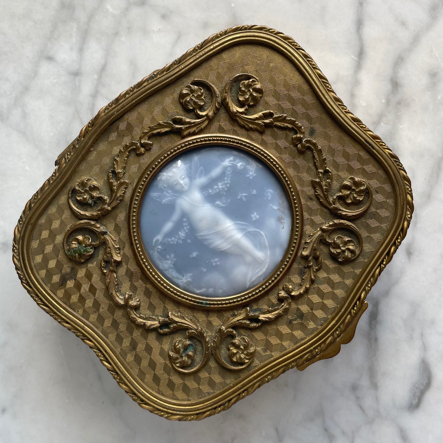 Auguste Riffaterre Pâte-sur-Pâte Box with Fairy