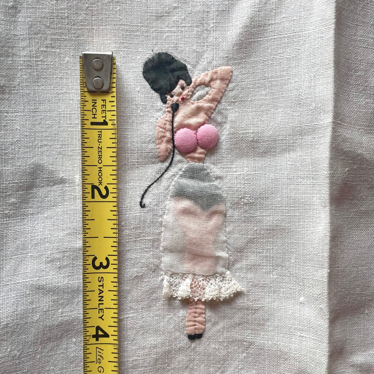 Vintage Risquée Appliquée Linen Hand Towel | 1950s-1960s