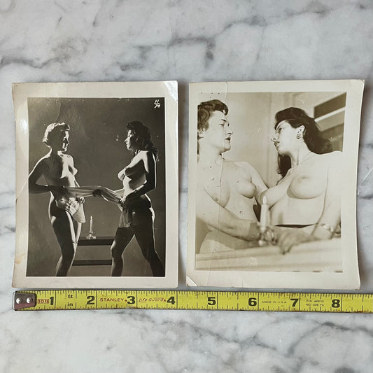 Vintage Erotic Photos | 1940s Sapphic