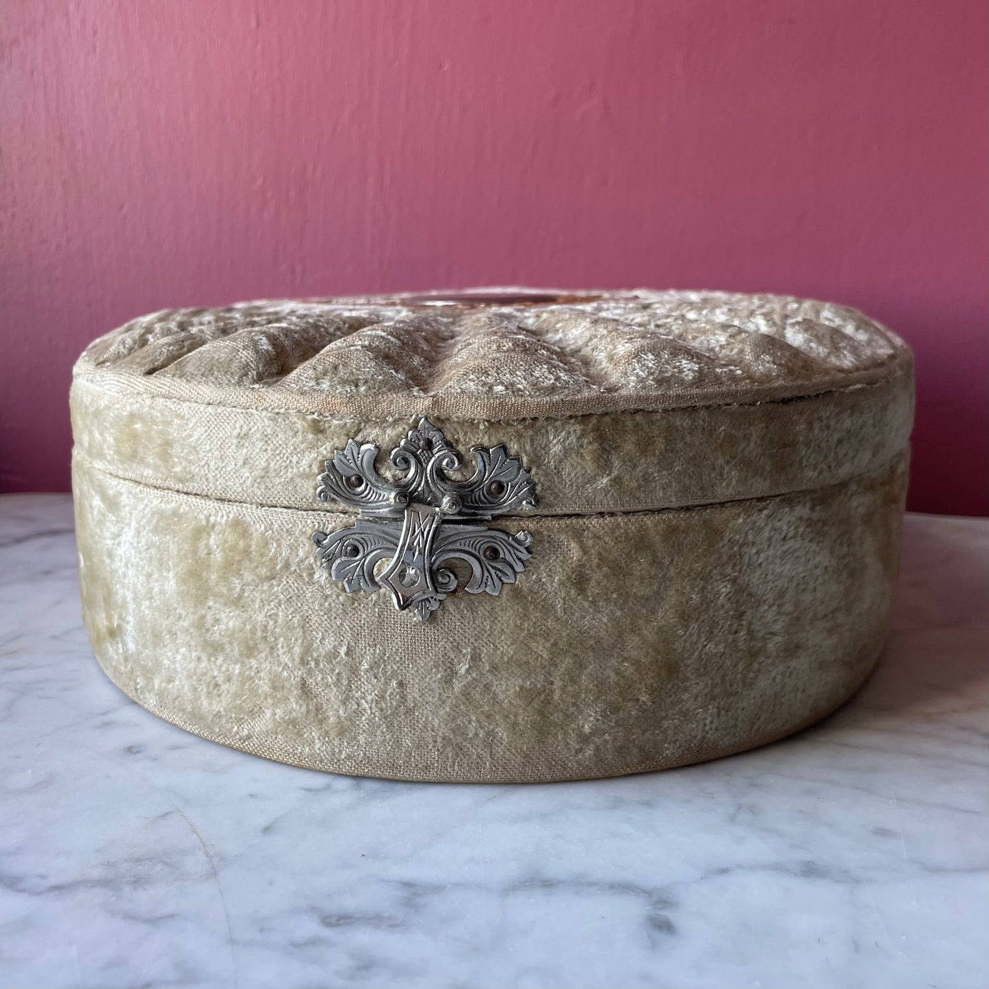 Victorian Shell Shaped Velvet Box