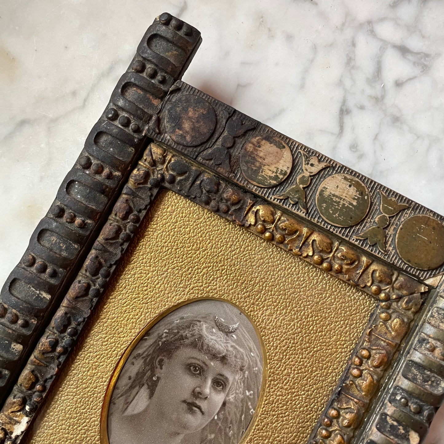 Sister of the Moon | Victorian Framed Card