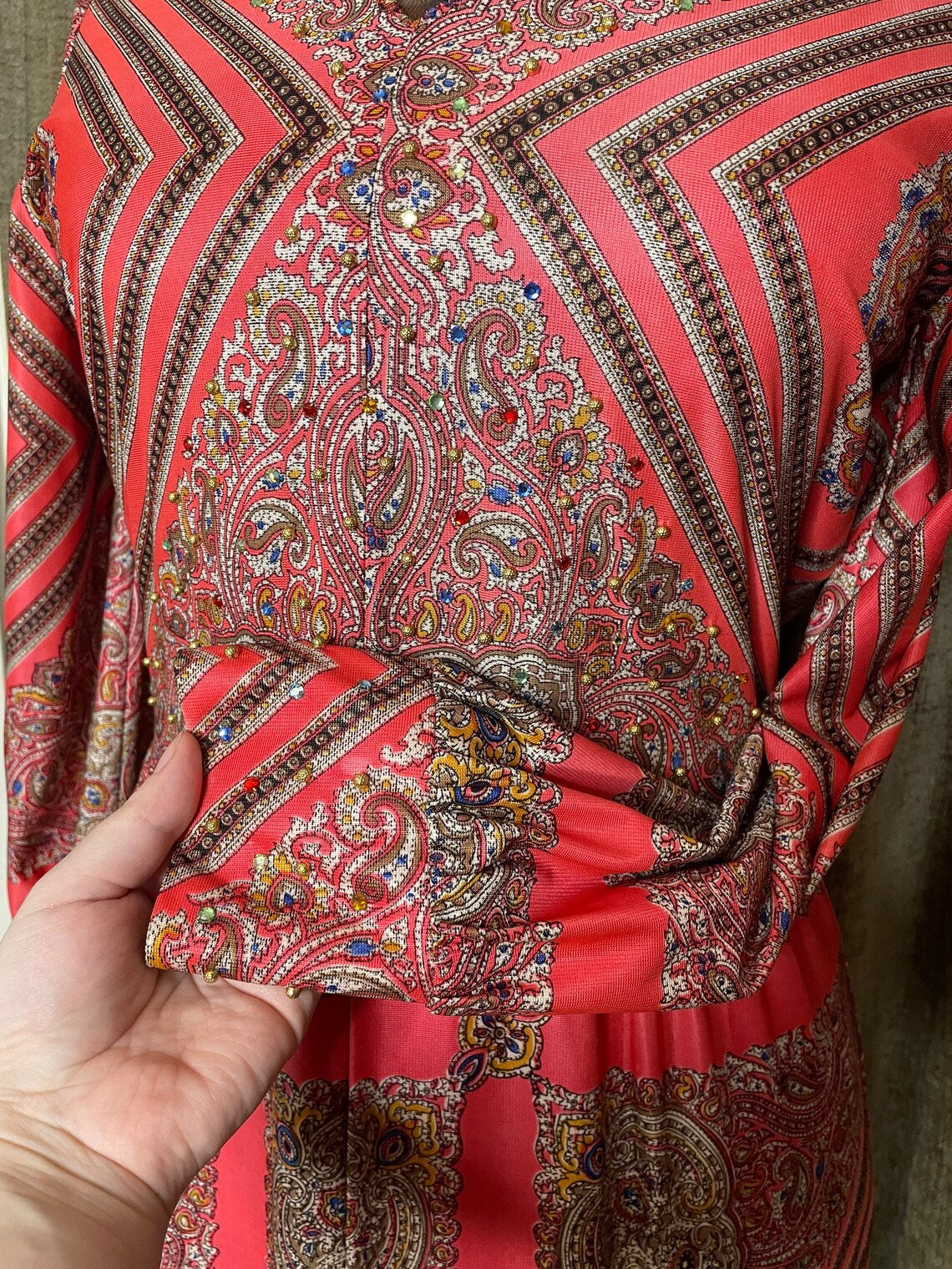 Vintage 1970s Psychedlic Hot Pink Paisley Dress by Bernie Bee Size 10 to 12