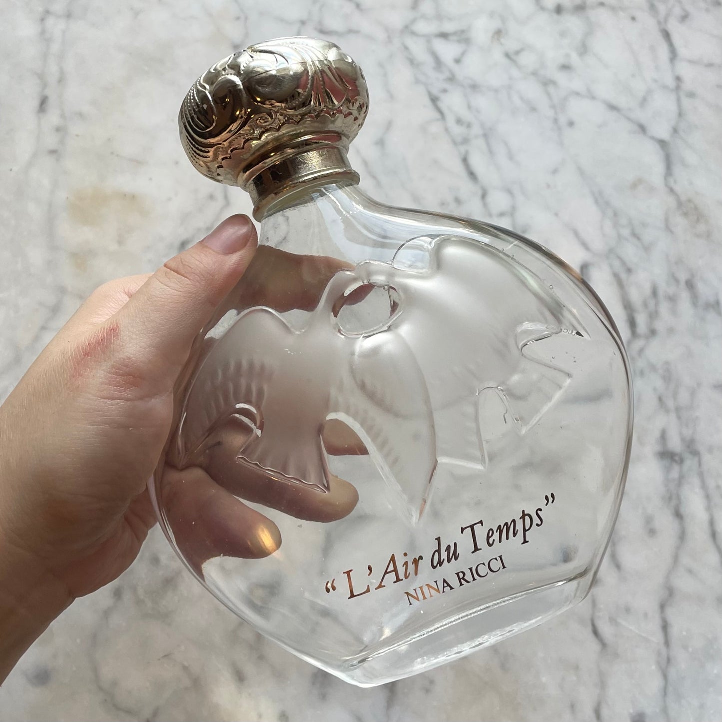 L’air du temps | Nina Ricci | Lalique Factice | Oversized Display