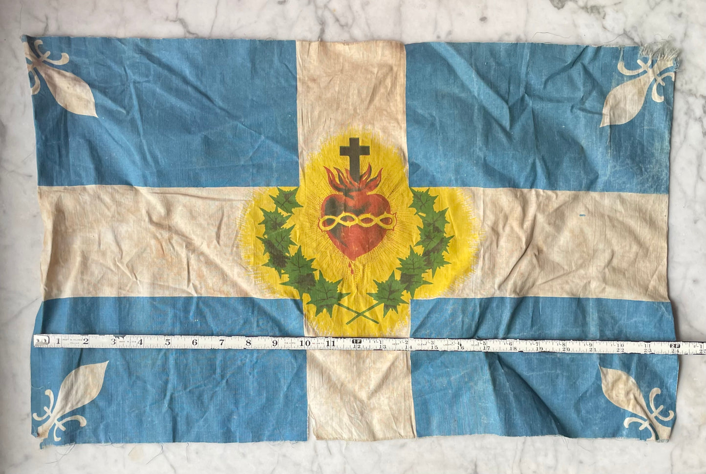 Antique Carillon Sacré-Cœur Flag