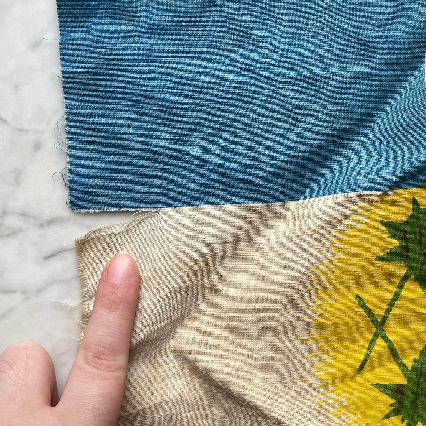Antique Carillon Sacré-Cœur Flag