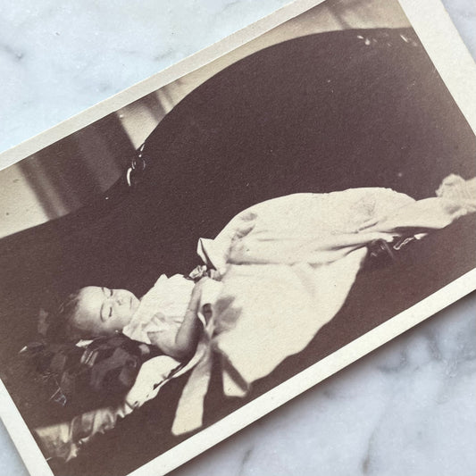 Victorian Post Mortem Carte de Visite Photo
