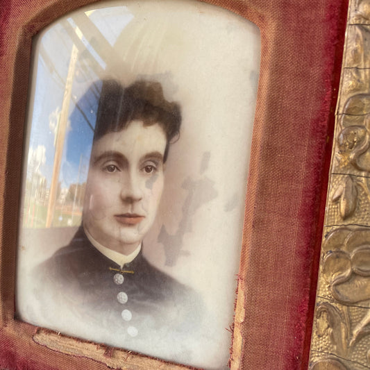 Victorian Photo on Curved Glass