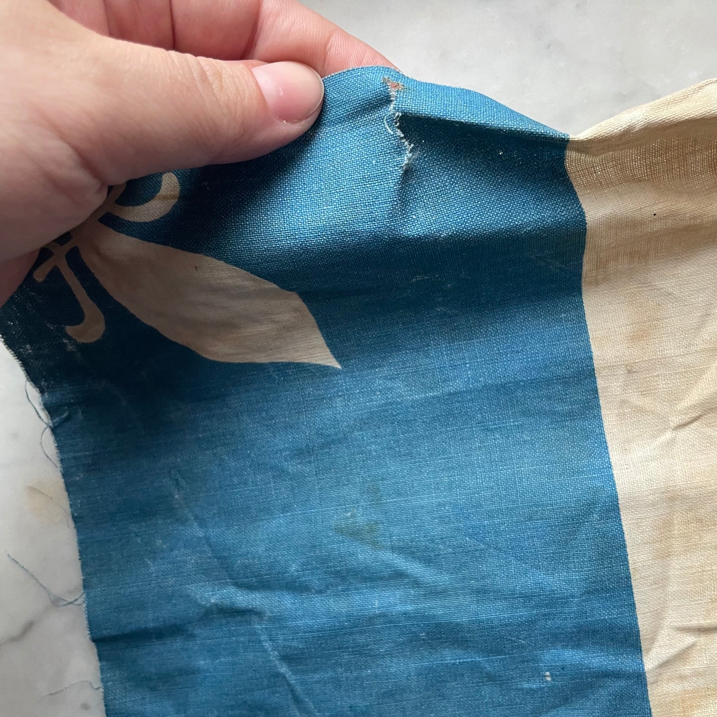 Antique Carillon Sacré-Cœur Flag